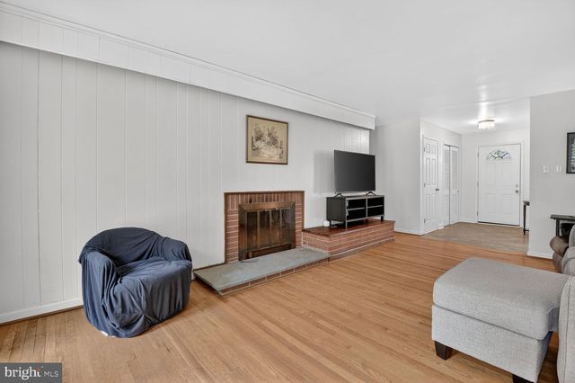 13004 CHESTNUT OAK DR, Gaithersburg, MD 20878