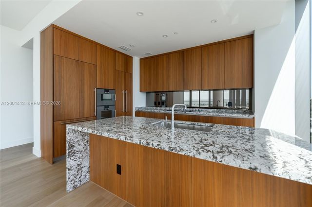 175 SE 25 Rd 501, Miami, FL 33129