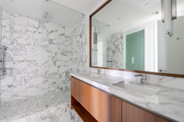 175 SE 25 Rd 501, Miami, FL 33129