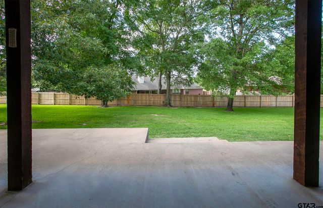 11831 Smallwood Dr, Flint, TX 75762