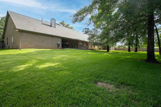 11831 Smallwood Dr, Flint, TX 75762