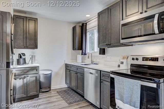 21900 Eastwood Street, Oak Park, MI 48237