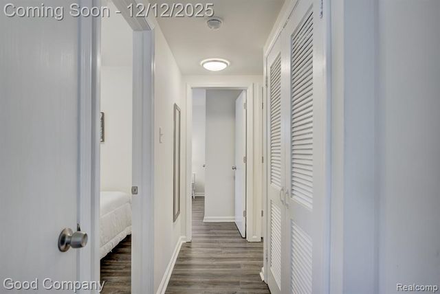 21900 Eastwood Street, Oak Park, MI 48237