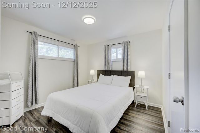 21900 Eastwood Street, Oak Park, MI 48237