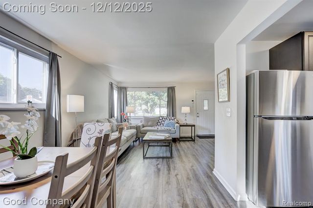 21900 Eastwood Street, Oak Park, MI 48237