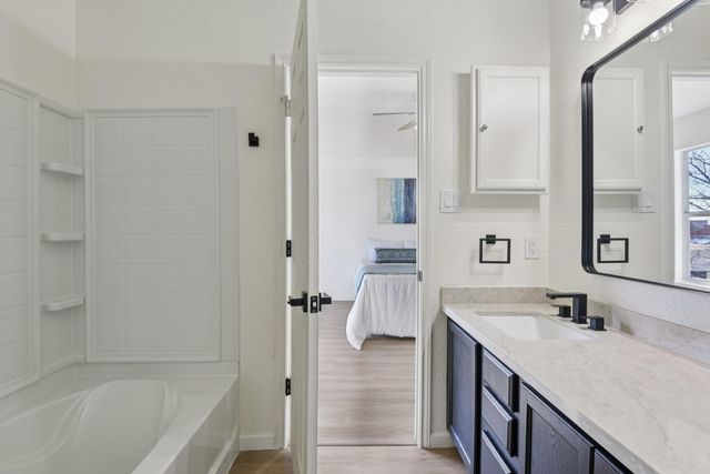 6210 outlook RDG, San Antonio, TX 78233