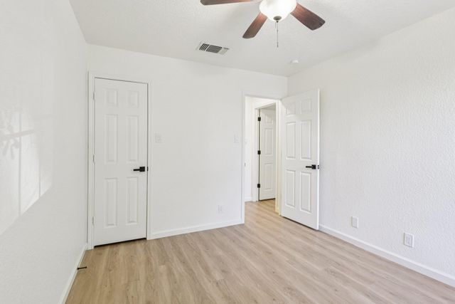 6210 outlook RDG, San Antonio, TX 78233