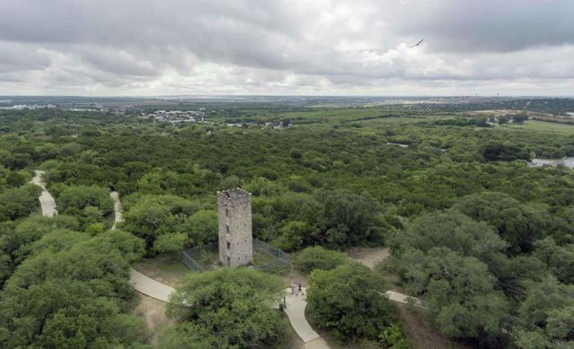 6210 outlook RDG, San Antonio, TX 78233