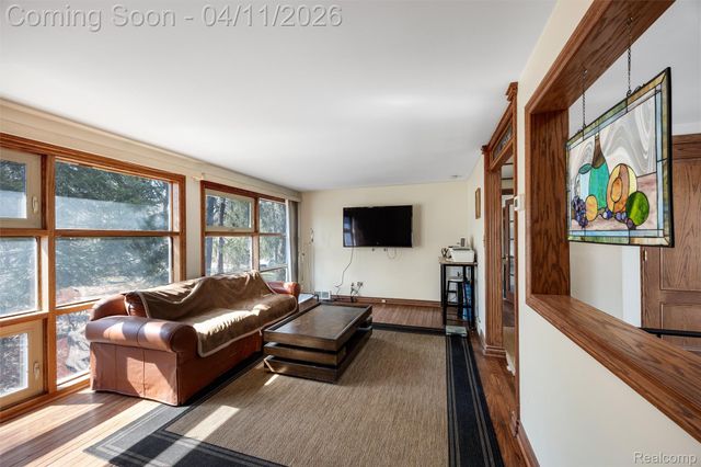 32998 Biddestone Lane, Farmington Hills, MI 48334