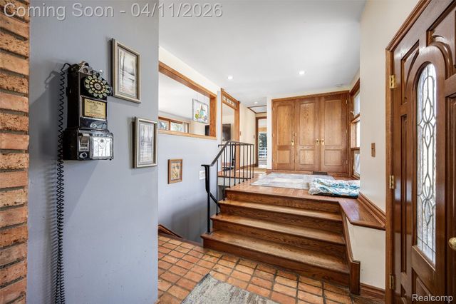 32998 Biddestone Lane, Farmington Hills, MI 48334