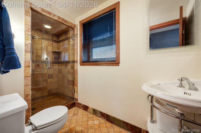 32998 Biddestone Lane, Farmington Hills, MI 48334