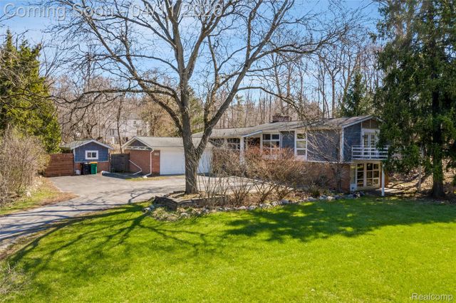 32998 Biddestone Lane, Farmington Hills, MI 48334