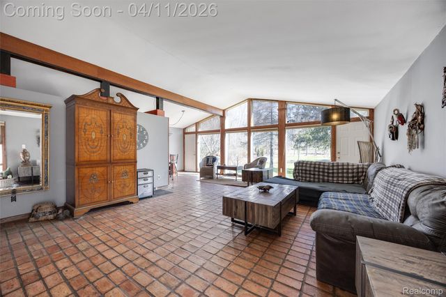 32998 Biddestone Lane, Farmington Hills, MI 48334