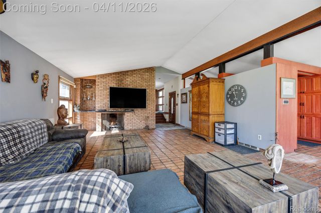 32998 Biddestone Lane, Farmington Hills, MI 48334