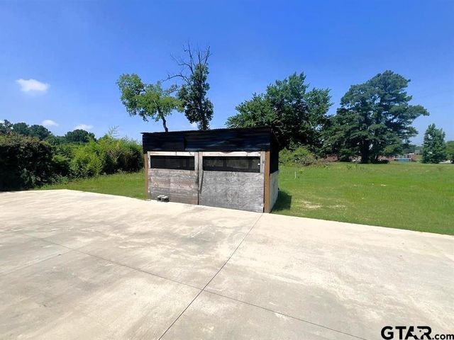 1721 N Edwards Ave., Mt Pleasant, TX 75455