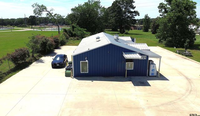 1721 N Edwards Ave., Mt Pleasant, TX 75455