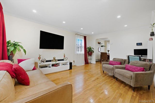 2930 Yates Avenue, Bronx, NY 10469