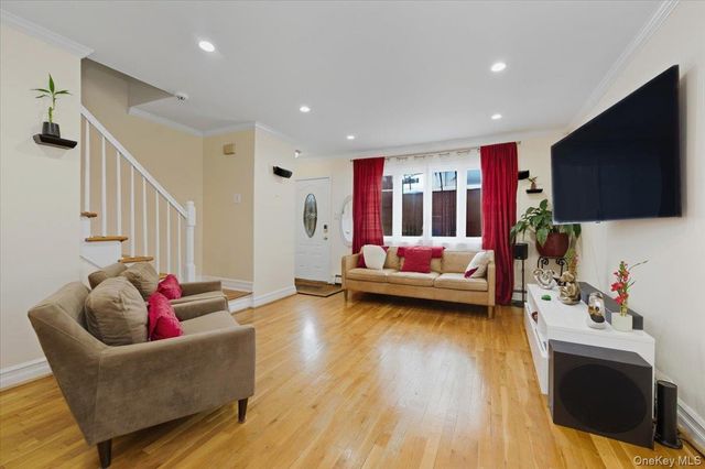 2930 Yates Avenue, Bronx, NY 10469