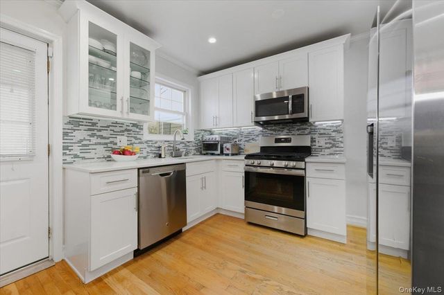 2930 Yates Avenue, Bronx, NY 10469