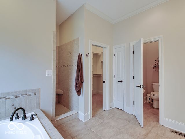 6648 Westminster Drive, Zionsville, IN 46077