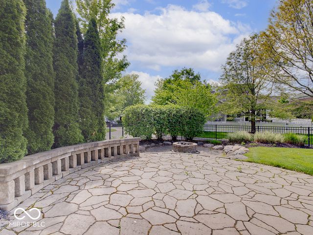 6648 Westminster Drive, Zionsville, IN 46077