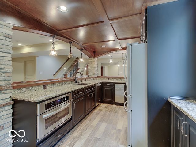 6648 Westminster Drive, Zionsville, IN 46077