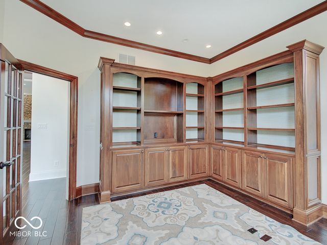 6648 Westminster Drive, Zionsville, IN 46077