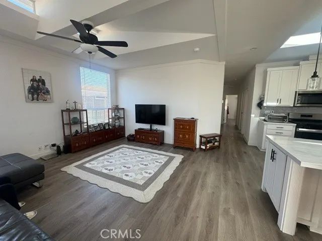 7271 Katella 10, Stanton, CA 90680