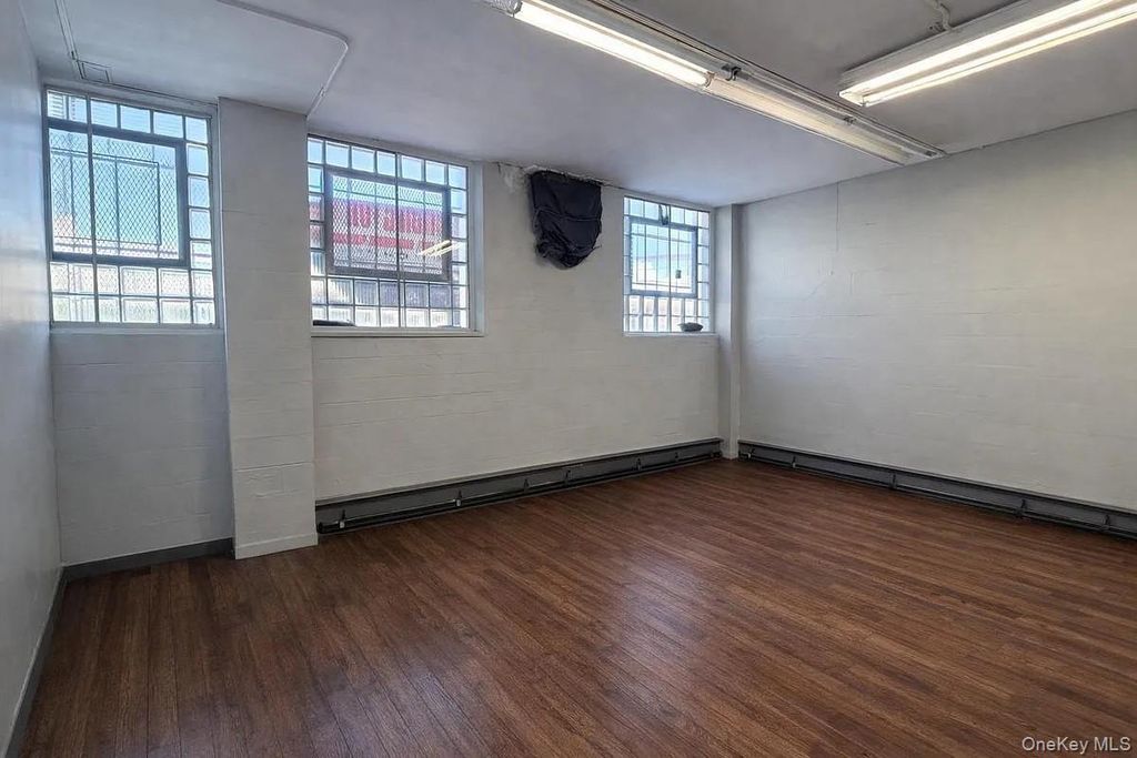131-16 101st Avenue, Richmond Hill S., NY 11419 — photo 2