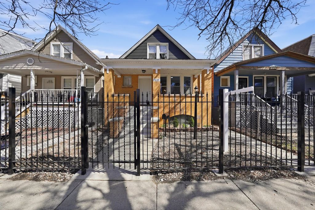 7047 S Winchester Avenue, Chicago, IL 60636