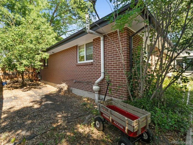 5182 Zinnia Street, Arvada, CO 80002