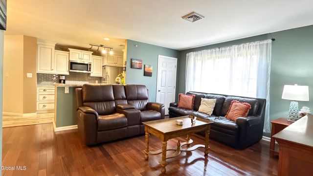407 Mallards Pond Lane, Guilderland, NY 12303