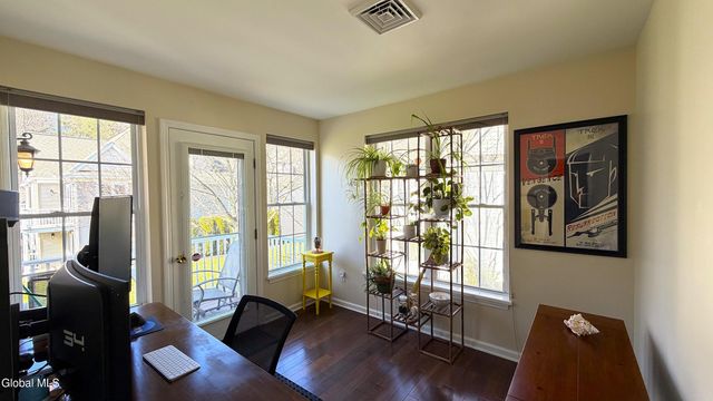407 Mallards Pond Lane, Guilderland, NY 12303