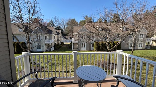 407 Mallards Pond Lane, Guilderland, NY 12303