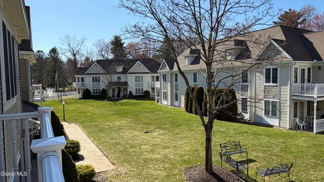 407 Mallards Pond Lane, Guilderland, NY 12303