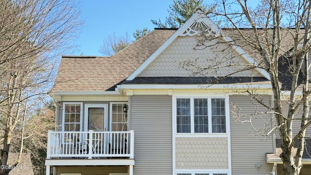 407 Mallards Pond Lane, Guilderland, NY 12303
