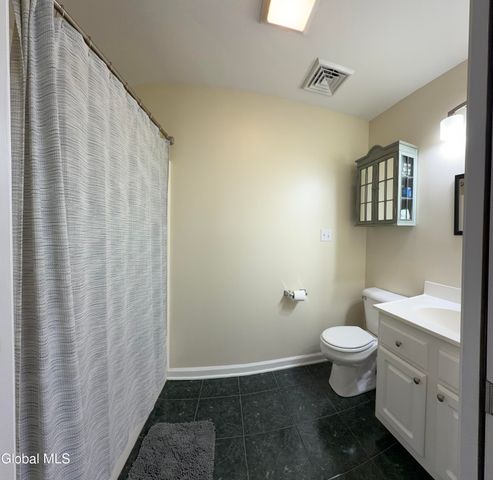 407 Mallards Pond Lane, Guilderland, NY 12303