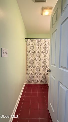 407 Mallards Pond Lane, Guilderland, NY 12303