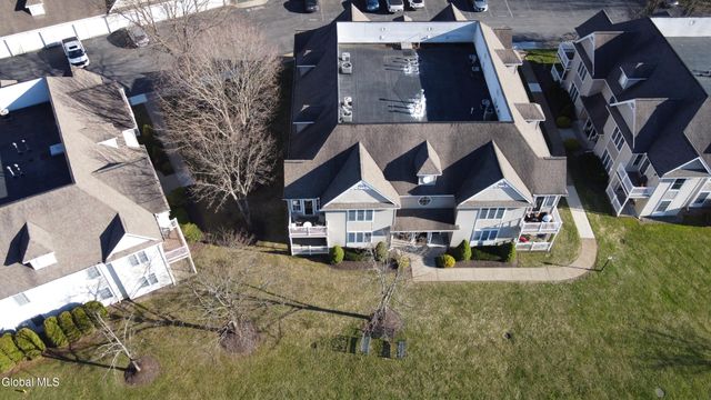 407 Mallards Pond Lane, Guilderland, NY 12303