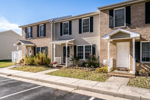 105 13th St Unit D, Grottoes, VA 24441