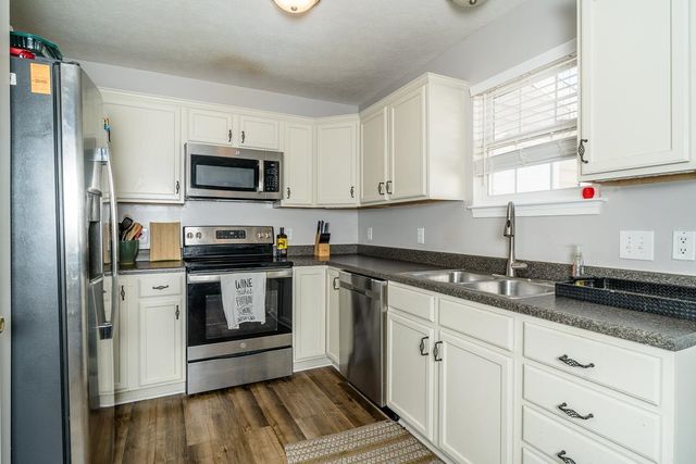 105 13th St Unit D, Grottoes, VA 24441