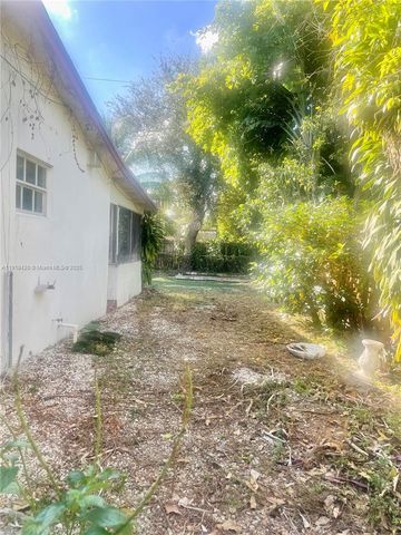 6510 Garfield St, Hollywood, FL 33024