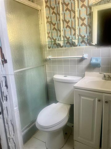 6510 Garfield St, Hollywood, FL 33024