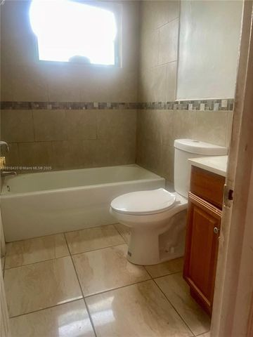 6510 Garfield St, Hollywood, FL 33024