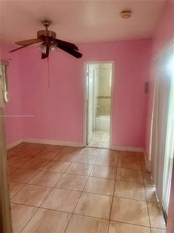 6510 Garfield St, Hollywood, FL 33024