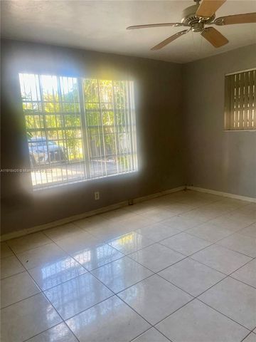 6510 Garfield St, Hollywood, FL 33024