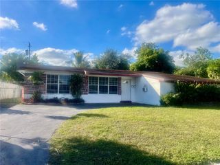 6510 Garfield St, Hollywood, FL 33024
