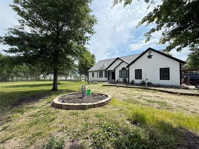 31700 Osawatomie Road, Paola, KS 66071