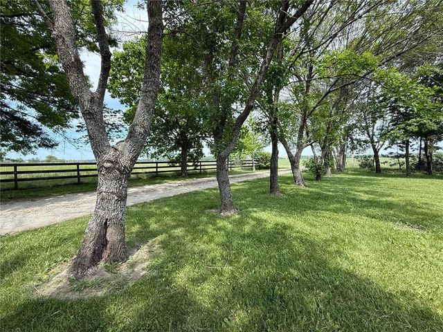 31700 Osawatomie Road, Paola, KS 66071