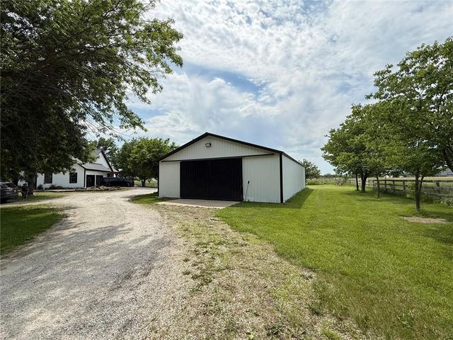 31700 Osawatomie Road, Paola, KS 66071